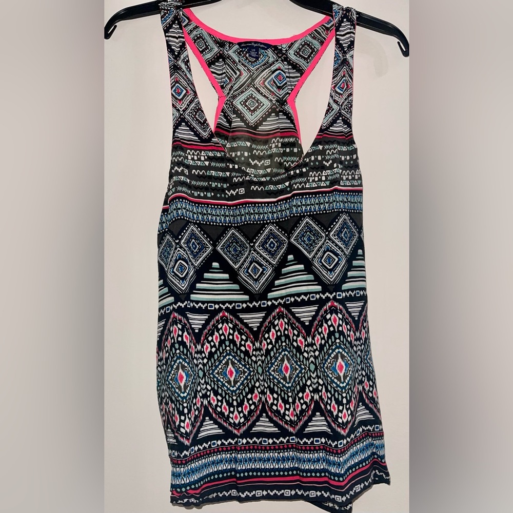 American Eagle Size L Black with design. Great used condition.